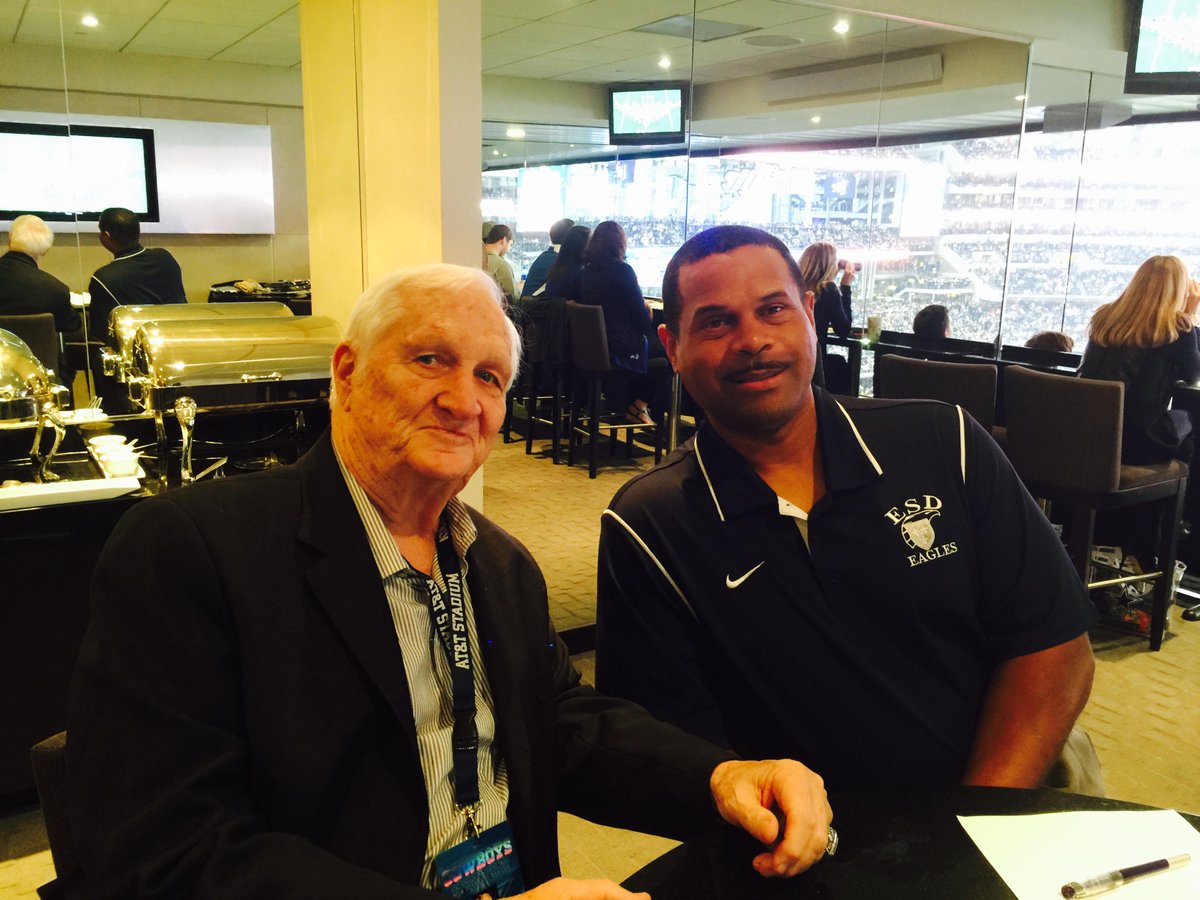 Gil_Brandt's tweet photo. Nice chat before Cowboys game today w/ ESD coach Richard Williams, whose Eagles won the Texas small-school SPC title. http://t.co/Om7dmhCqcK