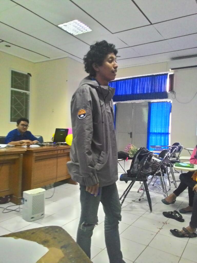 Register_Undip's tweet photo. Live report : 3 calon kuat ketua REGISTER periode 2015, who's next? #MubesREGISTER http://t.co/VrwVF1k9Iu