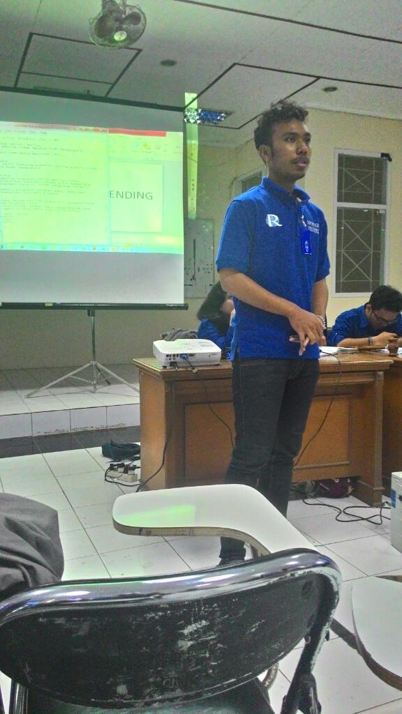 Register_Undip's tweet photo. Live report : 3 calon kuat ketua REGISTER periode 2015, who's next? #MubesREGISTER http://t.co/VrwVF1k9Iu