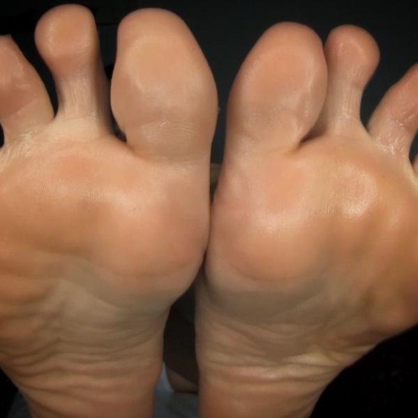 22 hours left to stroke your boner over my filth foot shavings! http://t.co/S4DJS8K5yf http://t.co/M<a href="/tag/tanlines"class="tags"><span>#tanlines</span></a>