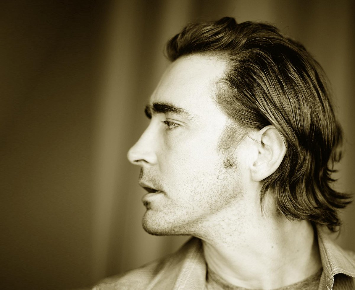 ThePaceFace's tweet photo. The left side of #ThePaceFace. #LeePace http://t.co/pcBsboyOP8