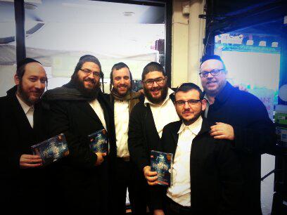 YossiZweig's tweet photo. Earlier today @hitech2000 with @TheShiraChoir @HaMenagnim #KUMTANTZ http://t.co/ygMAmeFelk