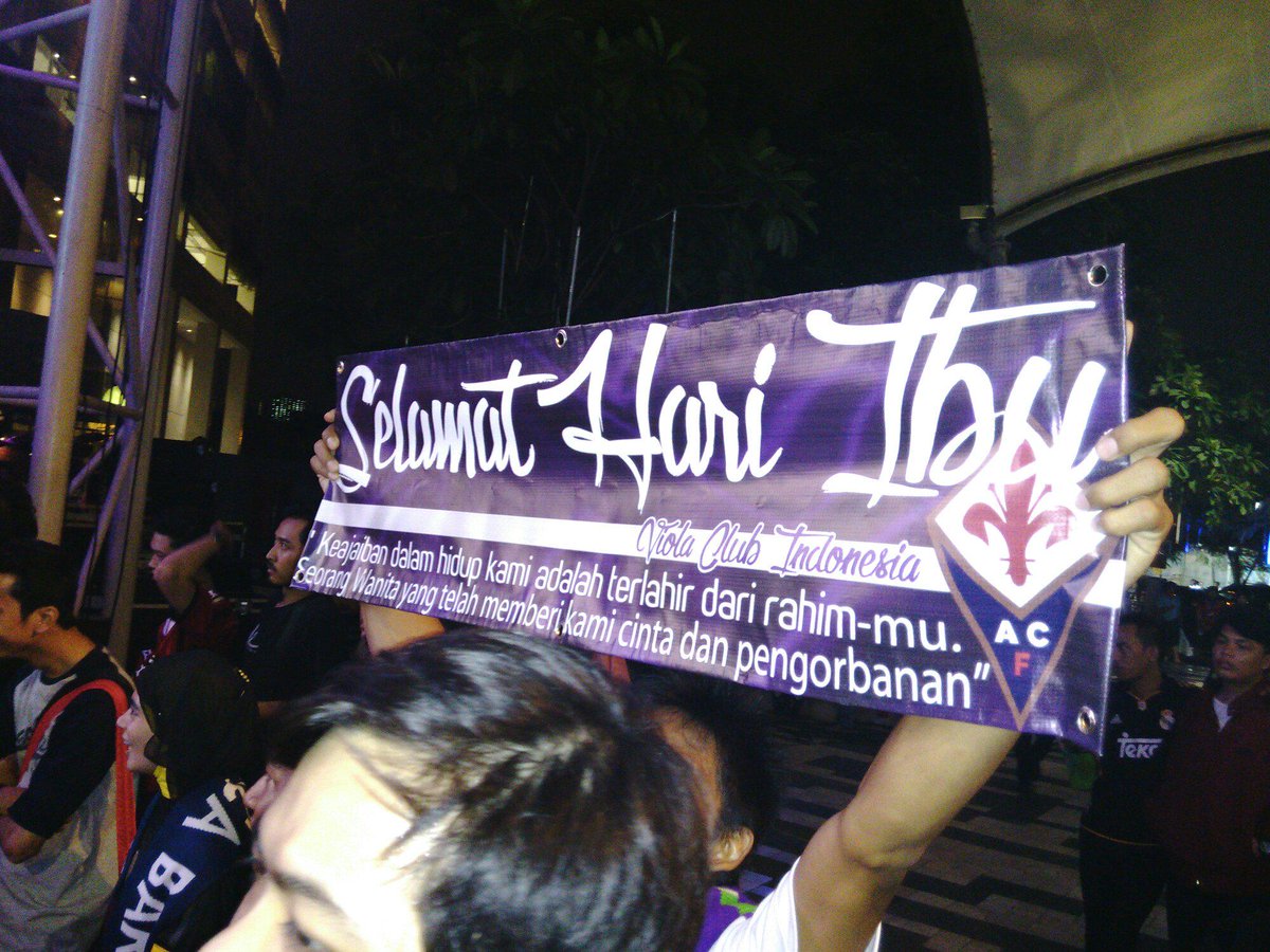 FOEUX's tweet photo. " @ViolaClubINA: Selamat Hari Ibu, lads http://t.co/NJvN348Eqk "