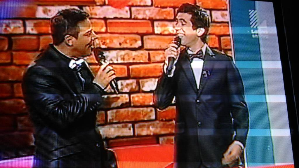 GiulissaV's tweet photo. El mejor programa para cerrar el mejor domingo #PeruTT @JesusAlzamora @adolfoaguilarv http://t.co/WnpQNdvUTU