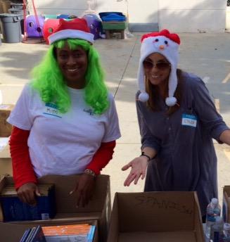 CylinBusby's tweet photo. Just two fashionable ladies, handing out books to kids...
@BetterWBooks #OneVoiceLA
Awesome day! http://t.co/eCTL2P8KSu