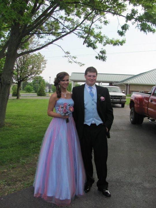 Carla_Carfora26's tweet photo. #neverforget ๐ญ๐ #freshmanprom http://t.co/HaXYTRjoWh