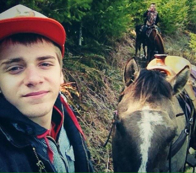 kjohnson__97's tweet photo. Good times up in elbe 😝 #cabeo #dusty http://t.co/WIMSYMjcqG