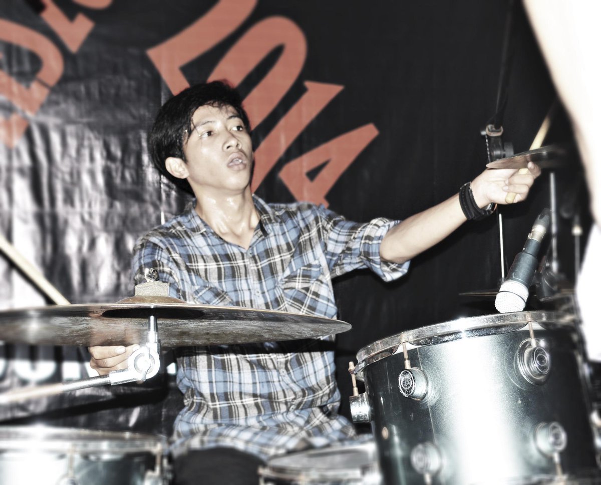 RedDyingRoses's tweet photo. @YuYusna At universitas sahid jakarta selatan http://t.co/LiZw9RJgD2