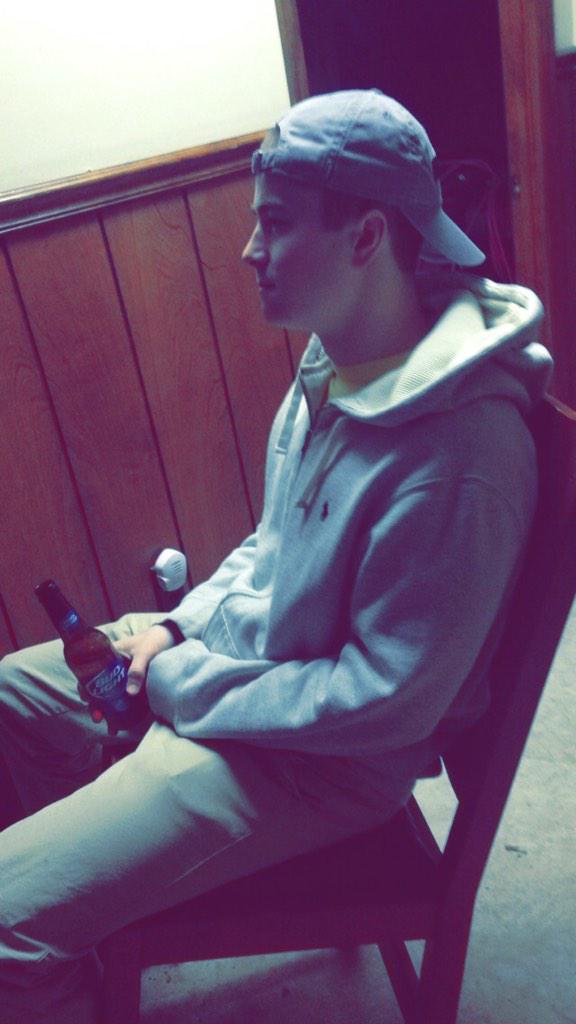 TotalJermMove's tweet photo. Vibes good tonight...any 8th graders need that pubescent vag licked? #hateme #doingme haaaan http://t.co/WGqHiKTplL