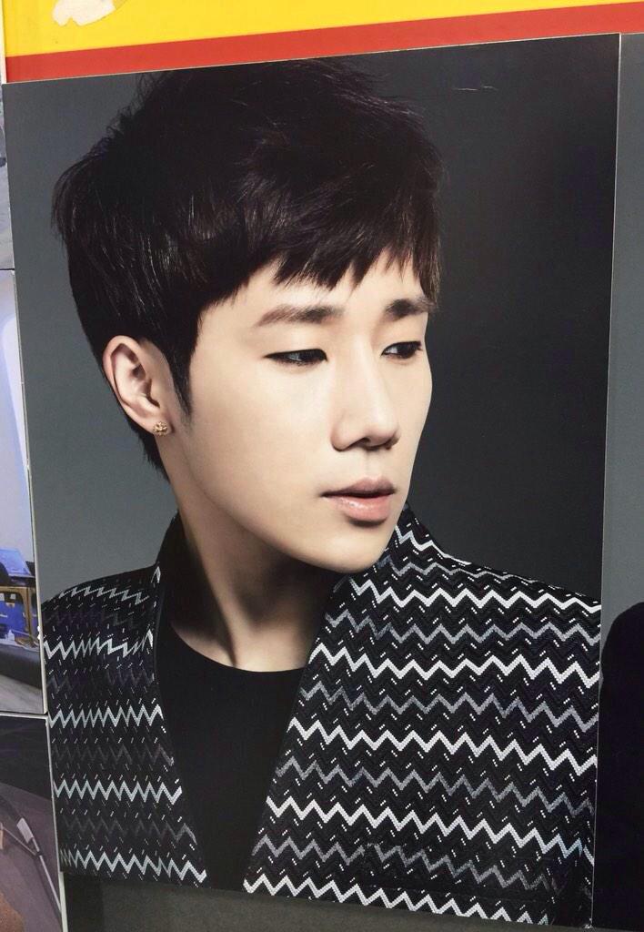 [PICS] #INFINITE 'Dilemma' promotions Close ups - Tower Record (cr: tuusan140)