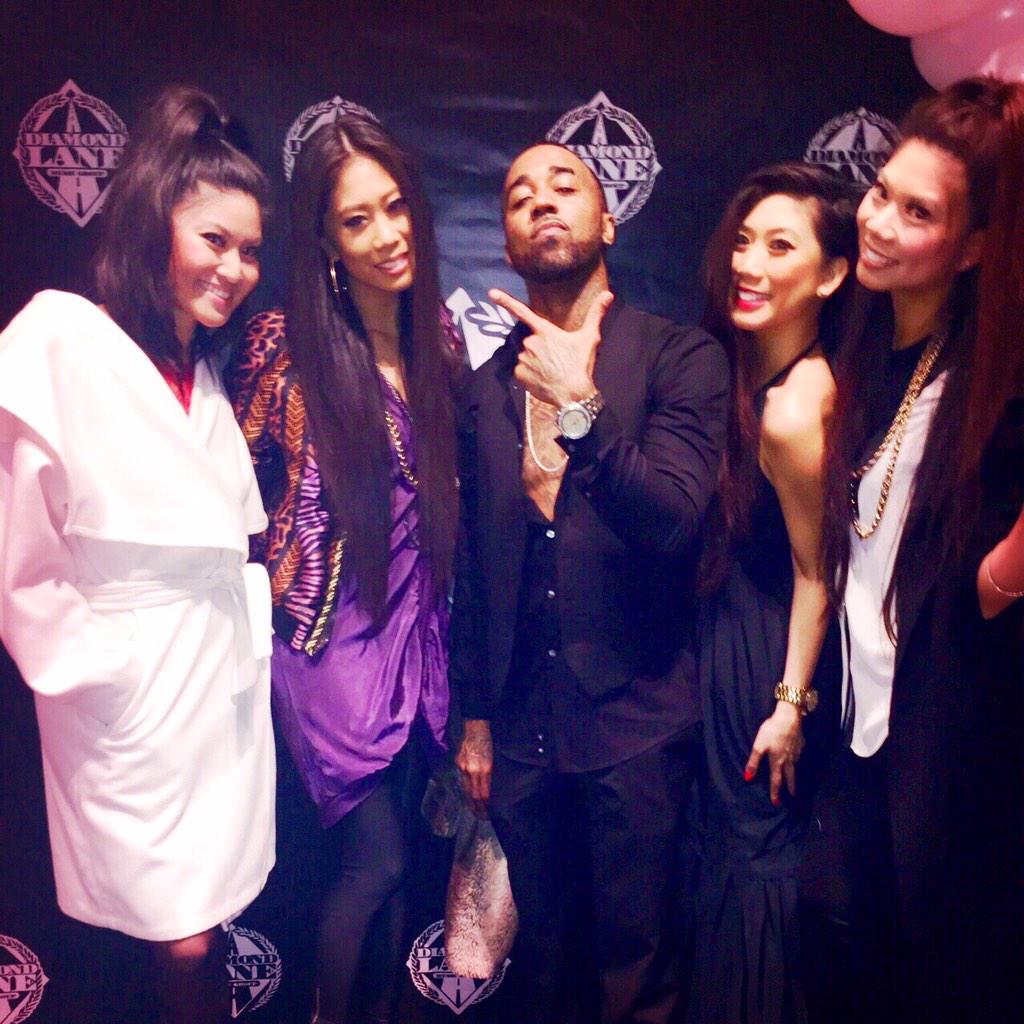 JAZMINsisters's tweet photo. #HolidayParty w/ @ItsAProblem! #HappyAnniversary #DiamondLane #354Day #DLMG #Problem #JAZMINsisters S/O @IAmGMiller!💎 http://t.co/THfwlPqUFj