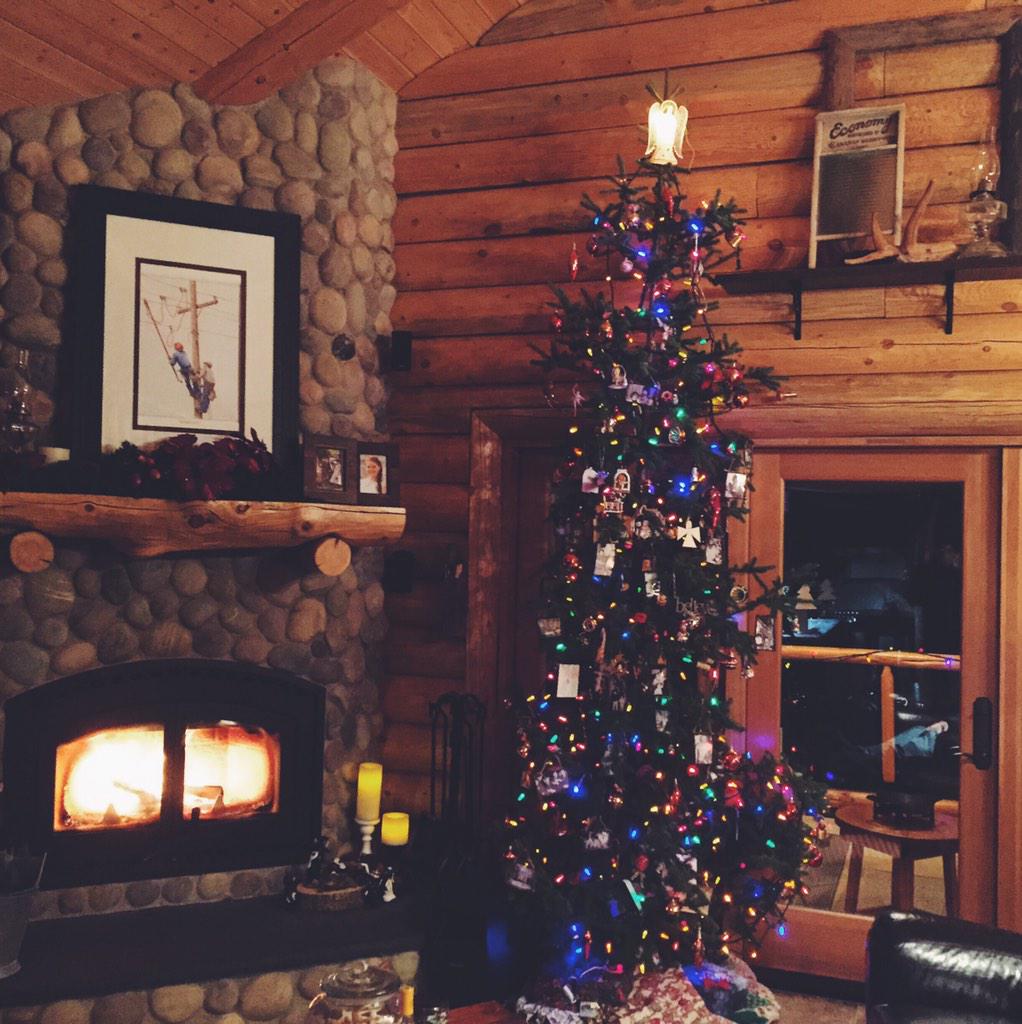 kimandcindy's tweet photo. Christmas time is here!! What are your plans for the holidays?? #christmas #countdowntochristmas #merrychristmas http://t.co/bn8S7Kublp