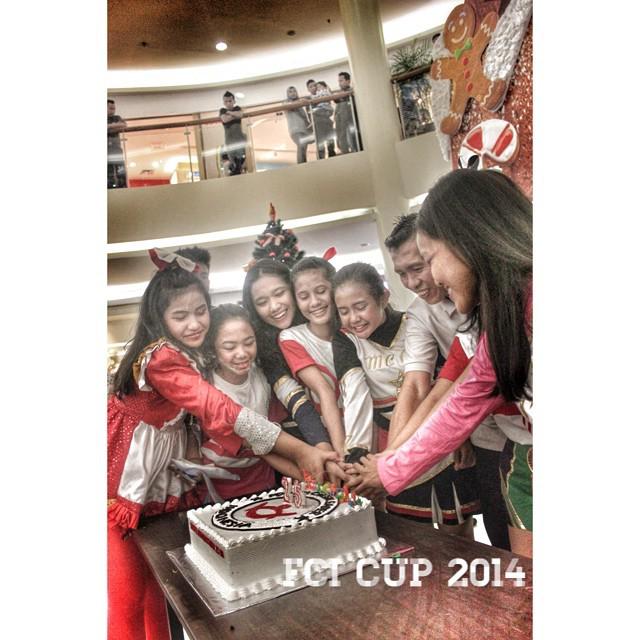 ift.tt/1c9Haev #cheerleader #cheerleaderindonesia Ultah FCI. Potong Kue terseb... ift.tt/1xCW3V3