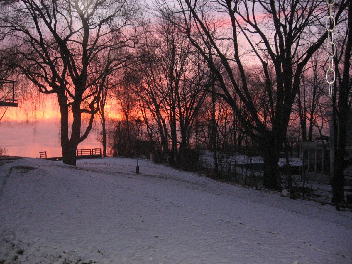 jocelynerichard's tweet photo. Lever du soleil incendiaire à 7h ce matin http://t.co/eCYm0bEtxL