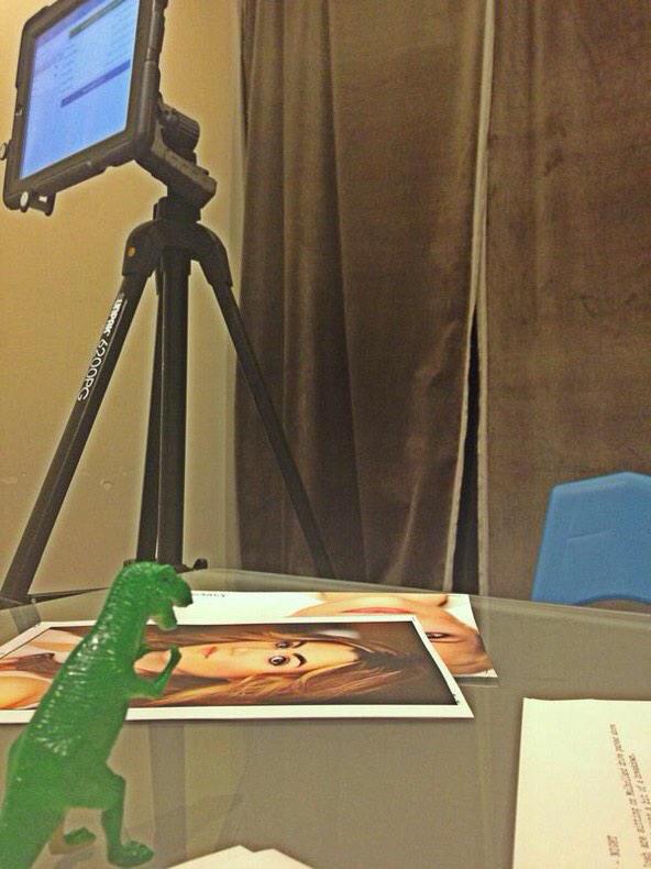 CastingDinosaur's tweet photo. In LA if you throw a Dinosaur out the window you'll hit an Actor Every Time #LastCall2014 #DinosaurTweet #iloveactors http://t.co/iuL995godw