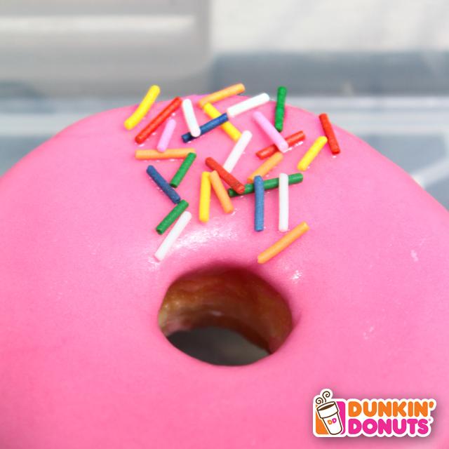 dunkinph's tweet photo. Could you guess which #DDClassic donut this is? :) http://t.co/lNF3cgMJVy