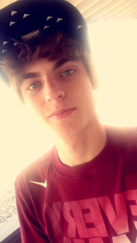 DylanCollins95's tweet photo. I'm just gonna be me http://t.co/pgBJLhvqGF