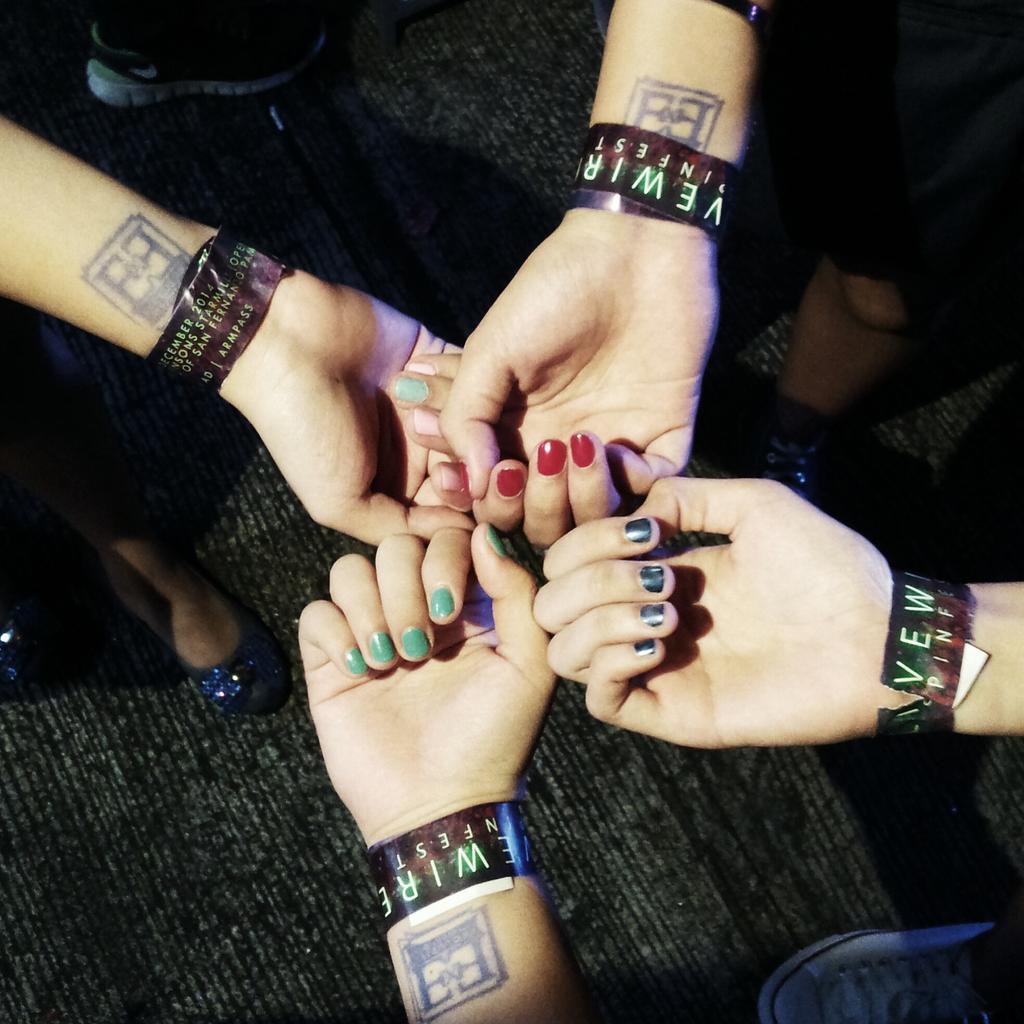 IraaahMarie's tweet photo. β@shieelovesyou: A night to remember! @keiisha7 @SagumIrah #sharmaine @Araajanee #anna #LivewireSpinfest http://t.co/DQYTcVsv5uβ