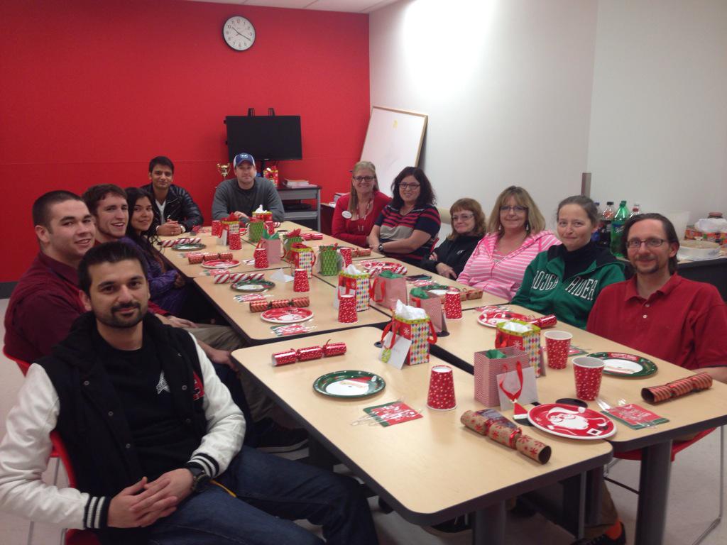 CaversCrystal's tweet photo. TL Christmas Potluck! #beyondblessed #bestteamever @StephAtencio @Gilmourgirl1 @Holbrow2 http://t.co/2axl53HC7s