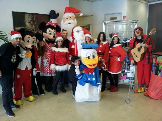 LESROISDUMONDE's tweet photo. Les meres noel #noelLRDM http://t.co/TQ2Y02nkup