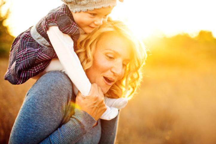 YEARNINGbrand's tweet photo. Selamat Hari Ibu, Mereka adalah pahlawan kita yang selalu membela kita dalam kehidupan #ILoveMom http://t.co/lIOVKvBpHw