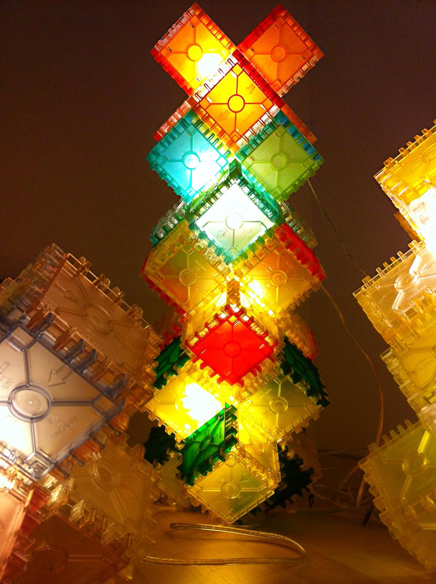 Waarkunst's tweet photo. Nu bij expositie LICHT @Waarkunst de Nockstone van @volkendevlas,@MelleKoot en @PezyPI Duurzaam,puzzelbaar,kleurrijk! http://t.co/txbm1ugz9k