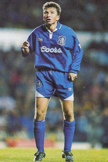 Happy birthday to Dan Petrescu (1995-2000), who is 47 today 