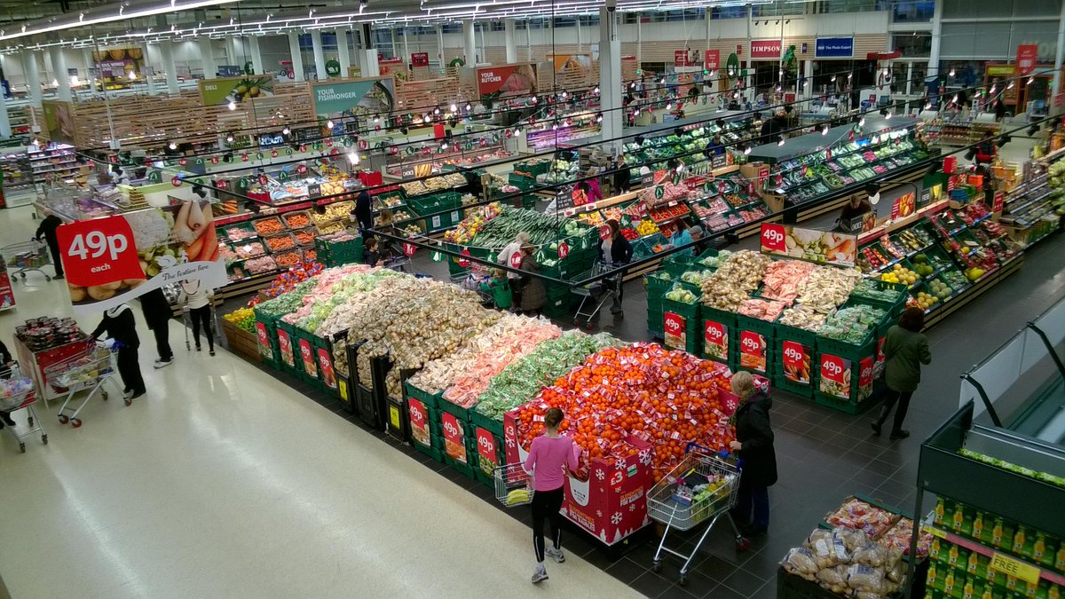 <a href="/dresserman/">Steve Dresser</a> Tesco Broadstairs extra looking good with excellent #festivefive availability at 9am this morning