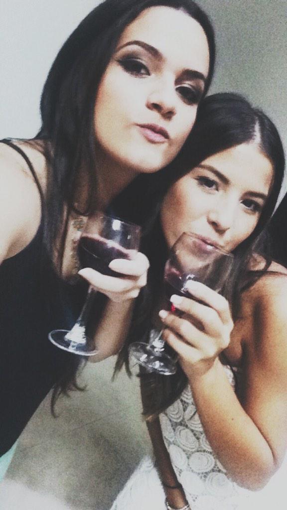 camilaricardo11's tweet photo. Takingtwo siendo takingtwo😂❤️🍷 http://t.co/jVnTeppfge