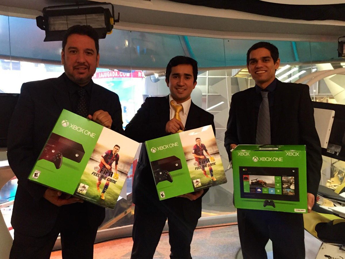LaJugadaTUDN's tweet photo. Gracias a @XboxMexico por las consolas que recibieron nuestros finalistas. #FinalDraftDeVoces http://t.co/bRnPA74wLB
