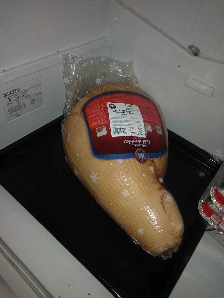 jarnyk's tweet photo. @YleX @Ileuusivuori #ylexaamu #koolla on väliä. 6.7 kg ja tämäkin on #sinkkukinkku http://t.co/Do8IkM4SSP