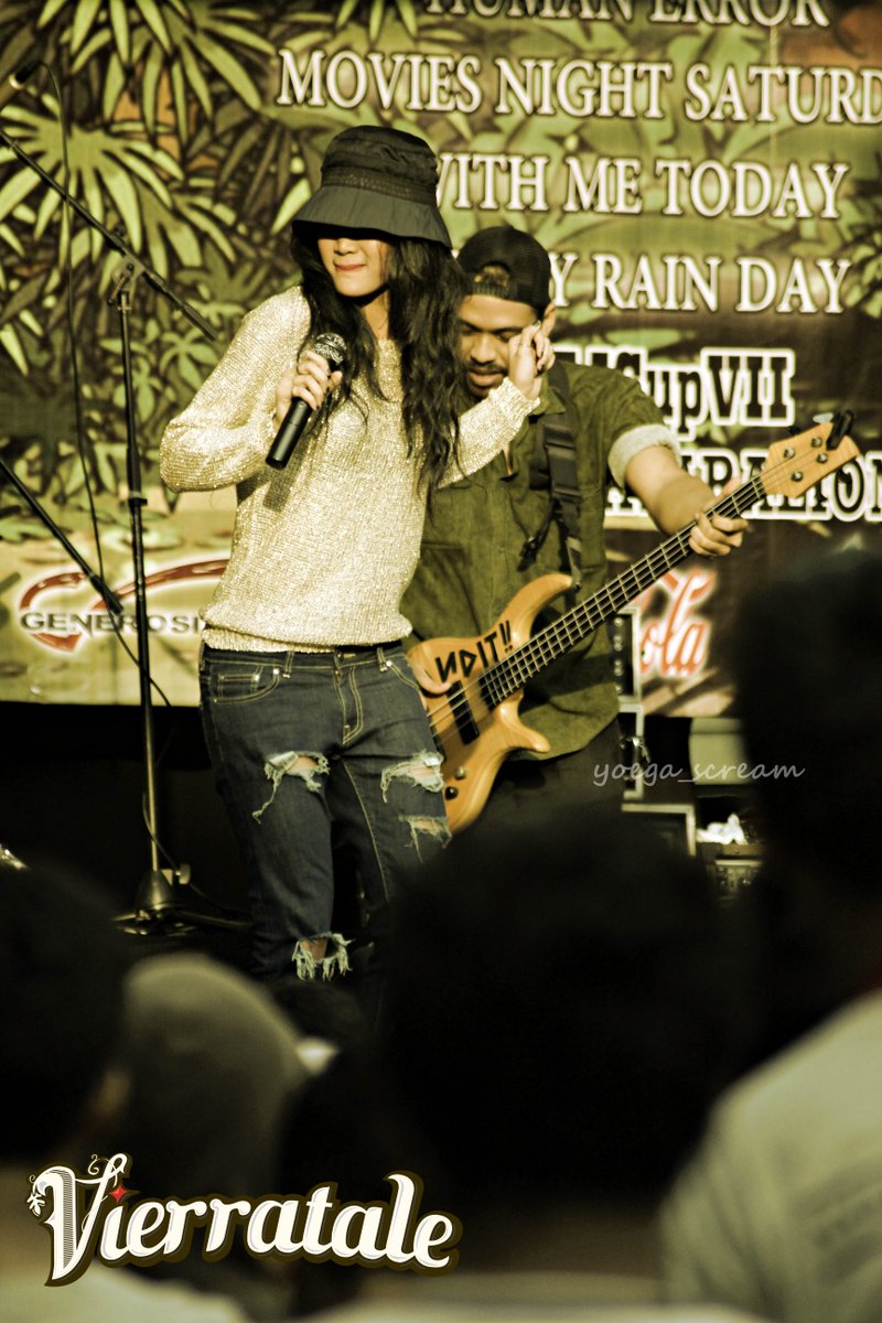 Vierratale's tweet photo. Style ala omah @_widikidiw_ ^^ #Faith http://t.co/w38Nq1rM74