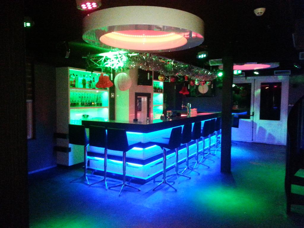 havenzicht_urk's tweet photo. Zoekt u een locatie om met uw bedrijf een kerst-oudjaars-nieuwjaarsborrel te doen..? Vraag ons naar de mogelijkheden http://t.co/BF3OgLkZKV