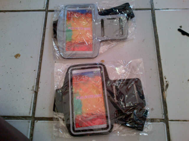 gadict_'s tweet photo. Sport Armband size L @50rb contact whatsapp 089602714214(no sms) PIN:29D550CF line:vinarmv http://t.co/2Q4LVbwvdg