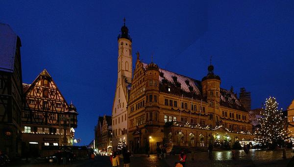 _Paisajes_'s tweet photo. Rothenburg se encuentra en Alemania y es una antigua ciudad imperial que conserva el aspecto intacto http://t.co/ONDiYutvoc