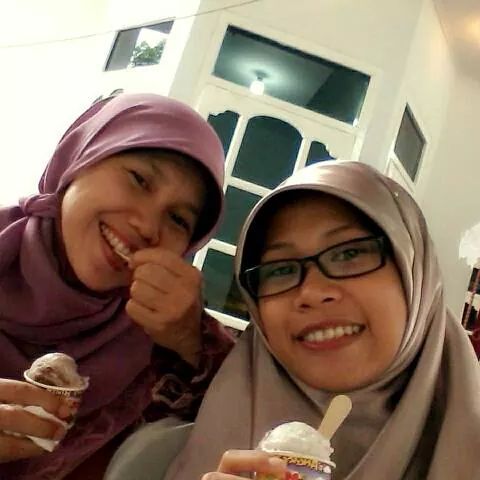 galzagin's tweet photo. I wish she always gets showered w/ good health, happiness, loves &amp; prayers.
I love her in every single day... ♥♡♥ http://t.co/Z0xwsljRhy