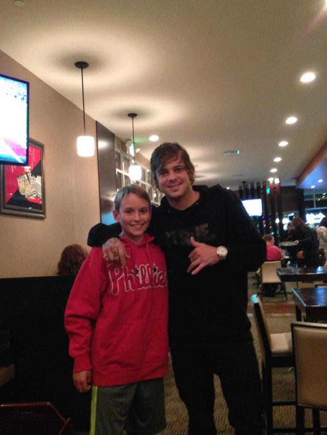 kevinblazona_'s tweet photo. My little one hanging with Ryan Sheckler #UnifiedLife http://t.co/LvTIWhH85H