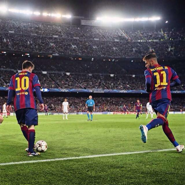 amazing_fcb's tweet photo. Tak terbayang rasanya jika kita bisa menjadi 1 diantara 90.000 penonton disana. #amazingfcb http://t.co/QdyyxuDJnV
