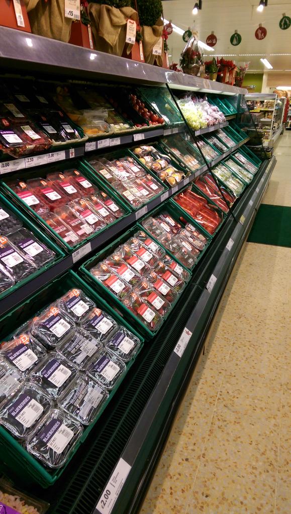 Great cherries and berries availability <a href="/smaldon07/">Mark Smaldon</a> <a href="/2327jsmith/">jamie smith</a>