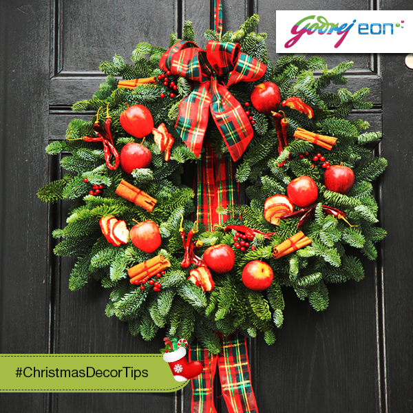 GodrejAppliance's tweet photo. Creating this simple, festive wreath is easy & won't drain your wallet - http://t.co/YpKfzeNyhf #ChristmasDecorTips http://t.co/AFcMEBnMBx