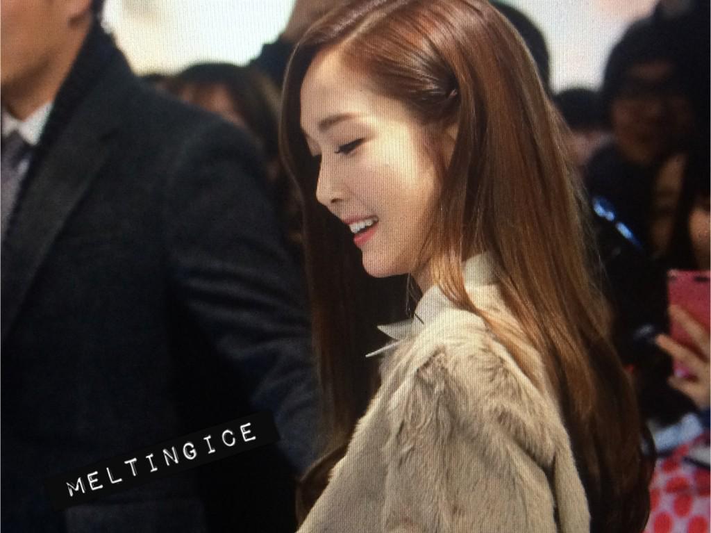 [PIC][22-12-2014]Jessica tham dự buổi fansign cho "BLANC&ECLARE" chi nhánh Seoul, Hàn Quốc vào chiều nay B5ckZK8CUAAd6VZ