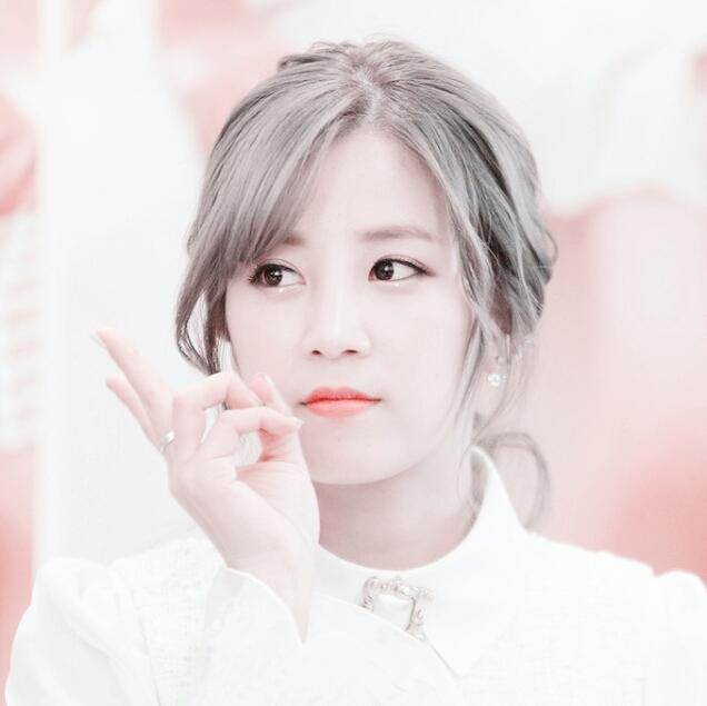 L5V21YZ's tweet photo. #Pr1ncess #나은 #초롱 http://t.co/vbQTfKyX9j