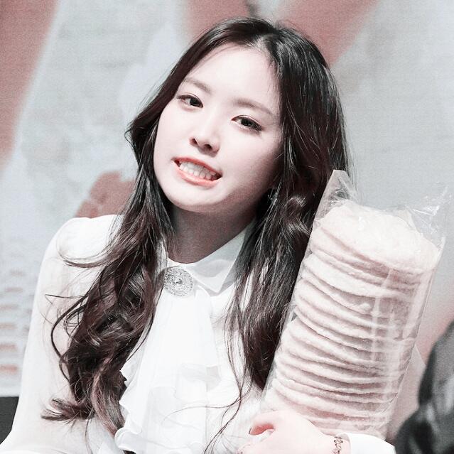 L5V21YZ's tweet photo. #Pr1ncess #나은 #초롱 http://t.co/vbQTfKyX9j