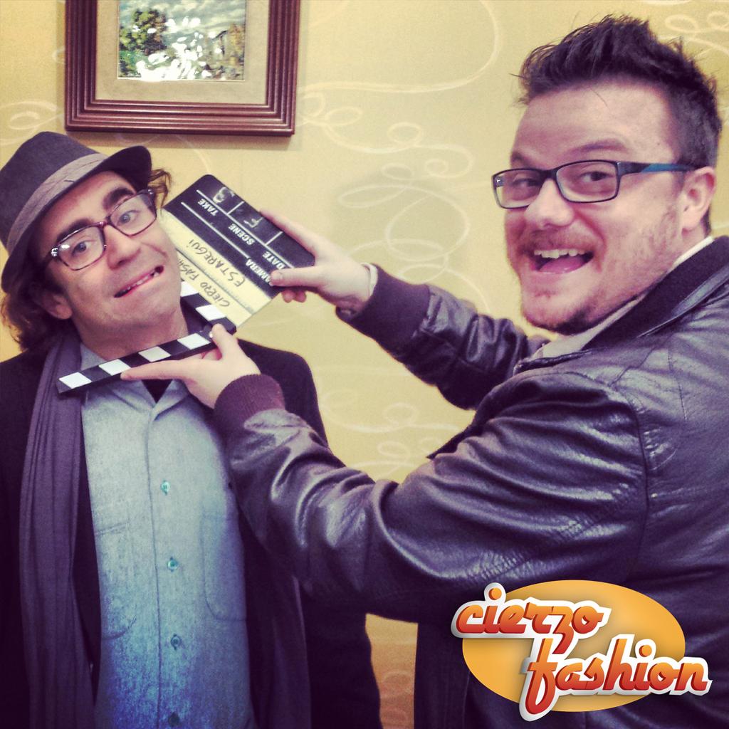 Sketchmania_es's tweet image. ¡El director de cine @iestaregui protagoniza el nuevo capítulo de CIERZO FASHION! 
Vídeo: sketchmania.es/CFEstaregui.ht…