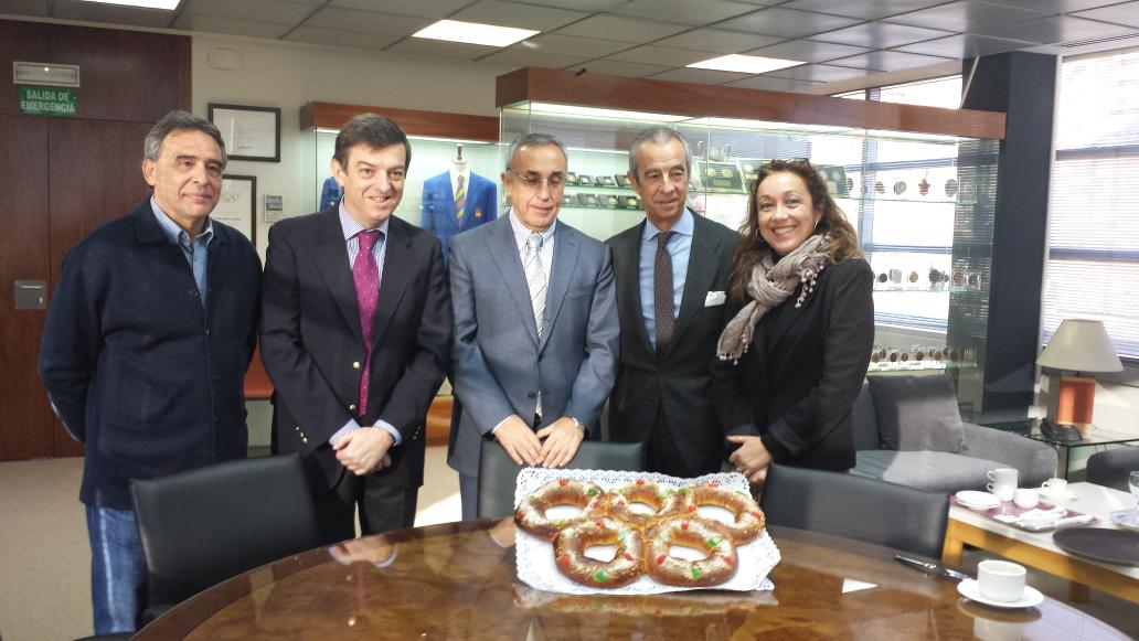MARTINI_A_G's tweet photo. Ahora si que es oficial el roscon!! @becaspodium @COE_es  FELIZ NAVIDAD #GENERACIONPODIUM http://t.co/x5PxqcHb1u