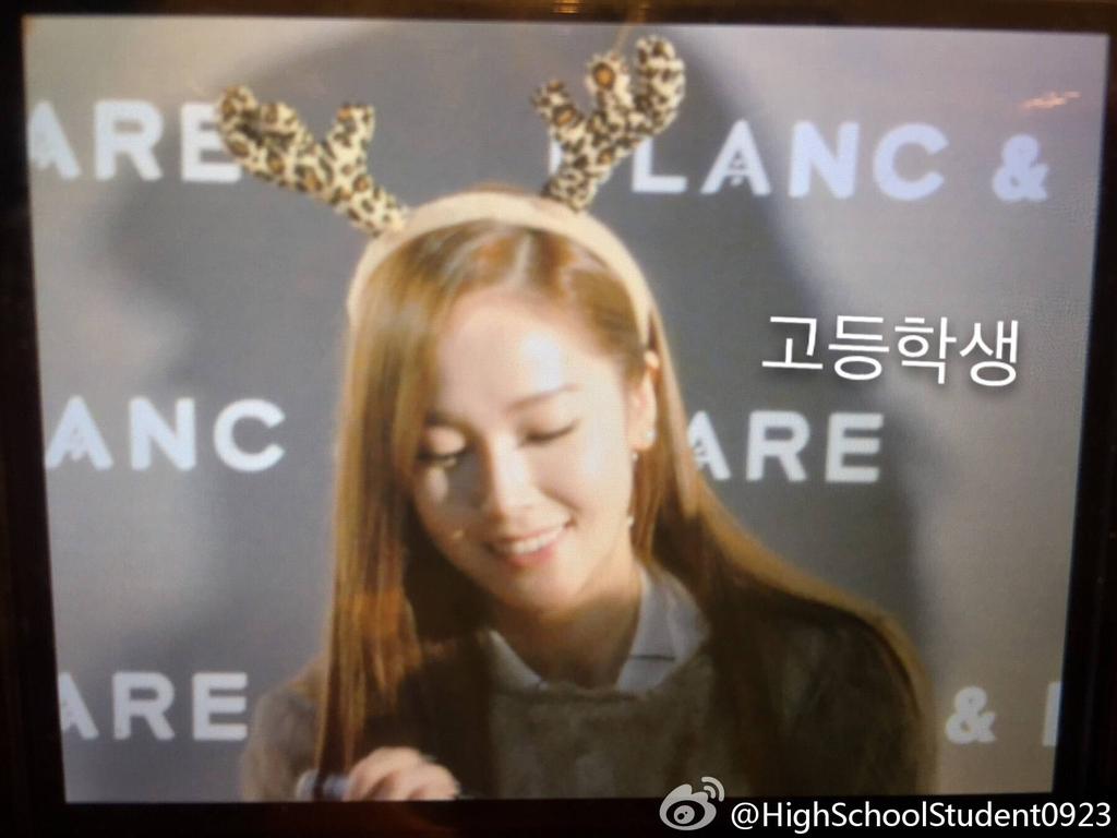 [PIC][22-12-2014]Jessica tham dự buổi fansign cho "BLANC&ECLARE" chi nhánh Seoul, Hàn Quốc vào chiều nay B5czrOLCcAAdlpd