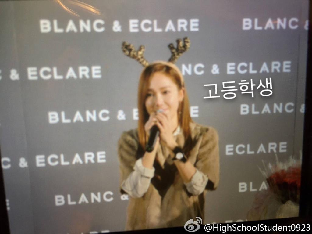 [PIC][22-12-2014]Jessica tham dự buổi fansign cho "BLANC&ECLARE" chi nhánh Seoul, Hàn Quốc vào chiều nay B5czub5CAAAdHUh