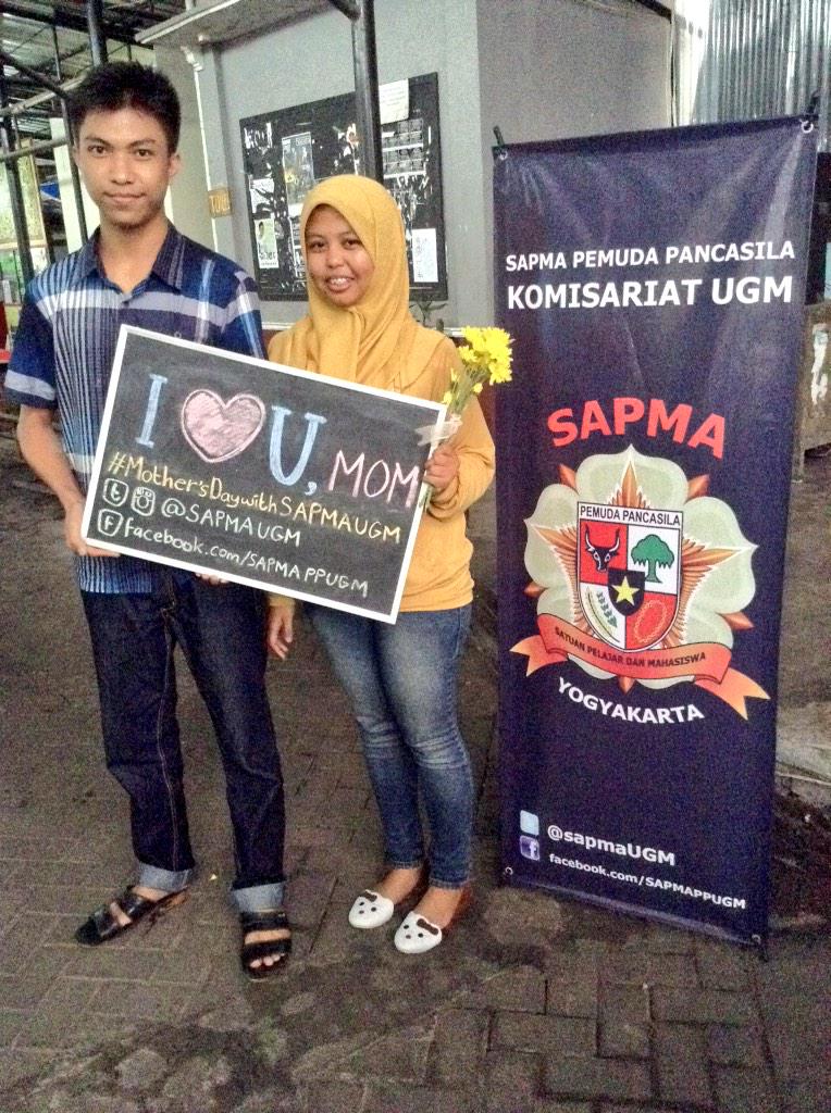 Terima kasih telah berpartisipasi dalam peringatan Hari Ibu @KMaRahmadan @Selamat_SHoeg ❤️ #mothersdaywithSapmaUGM
