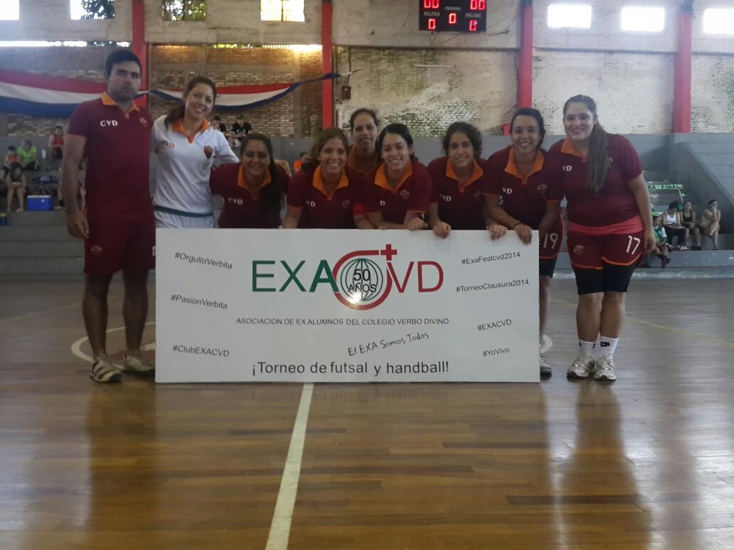 exacvd's tweet photo. Imágenes de la gran final
Handball
Campeonas:Miami Heat
Vice Irlanda: 04
3er Puesto: Vodoo 03
4to Puesto: Roma 09 http://t.co/xpXs6VN4j9