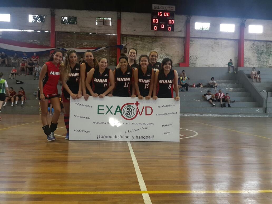 exacvd's tweet photo. Imágenes de la gran final
Handball
Campeonas:Miami Heat
Vice Irlanda: 04
3er Puesto: Vodoo 03
4to Puesto: Roma 09 http://t.co/xpXs6VN4j9